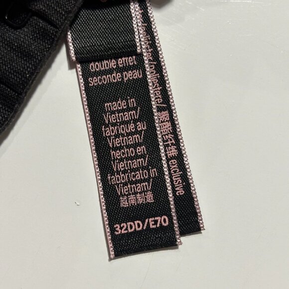 Victoria's Secret Bra T-Shirt Lightly Lined Wireless Black Sz 32DD Sexy Comfy - Picture 4 of 6